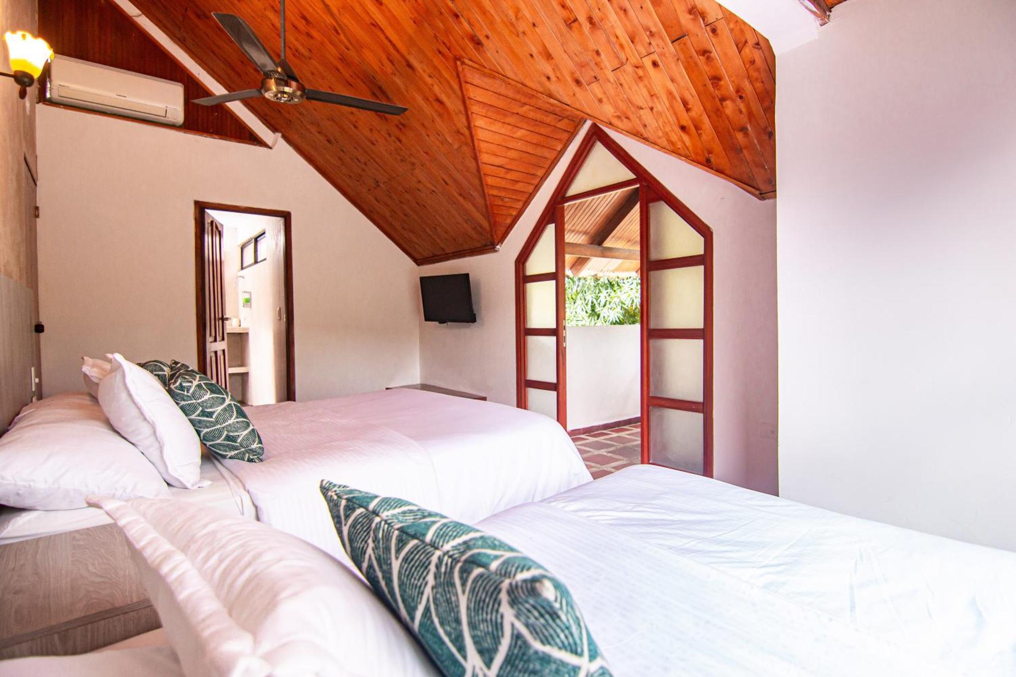 Portales Del Tayrona Garden Hotel Калабасо Экстерьер фото