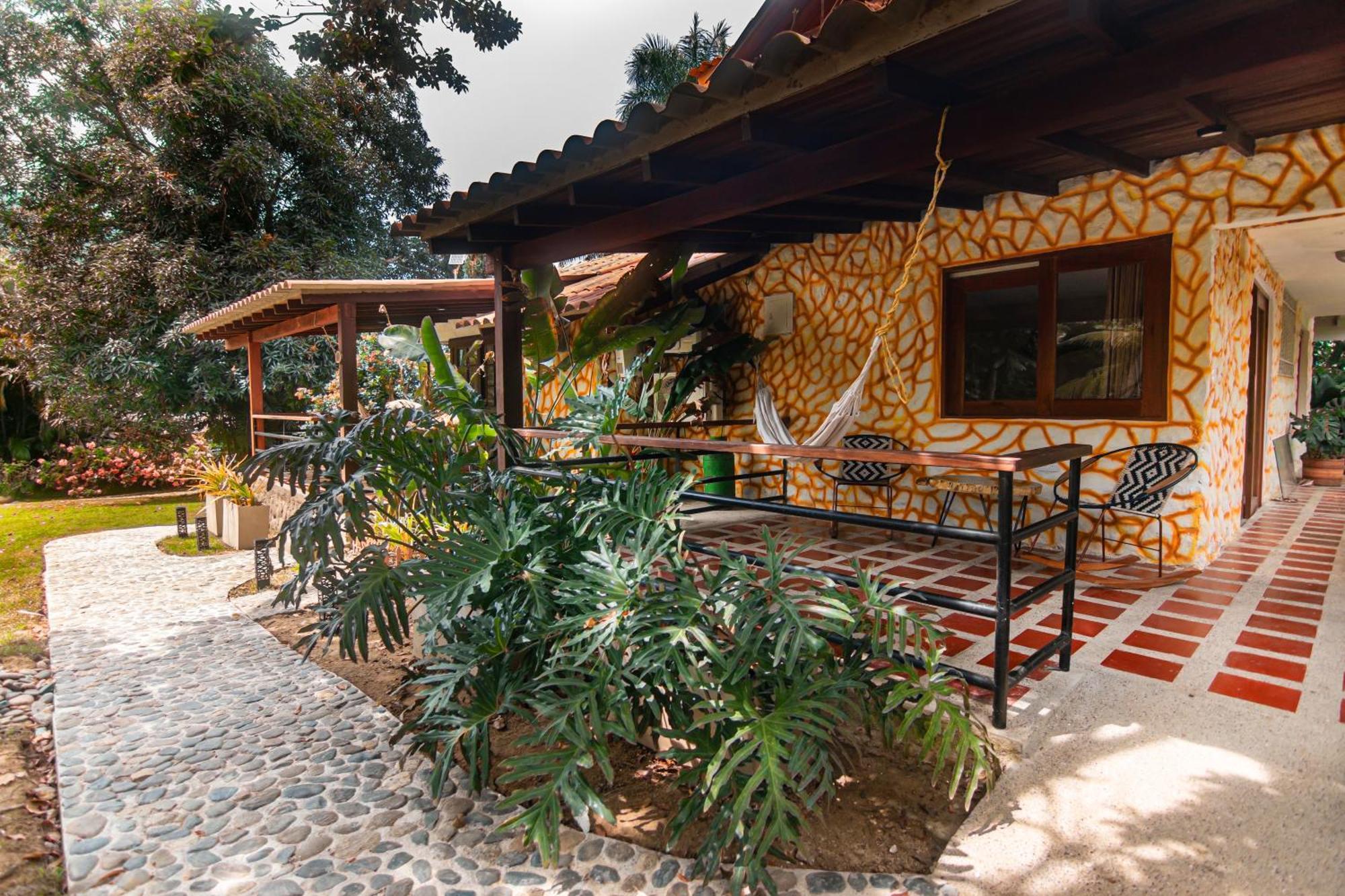 Portales Del Tayrona Garden Hotel Калабасо Экстерьер фото