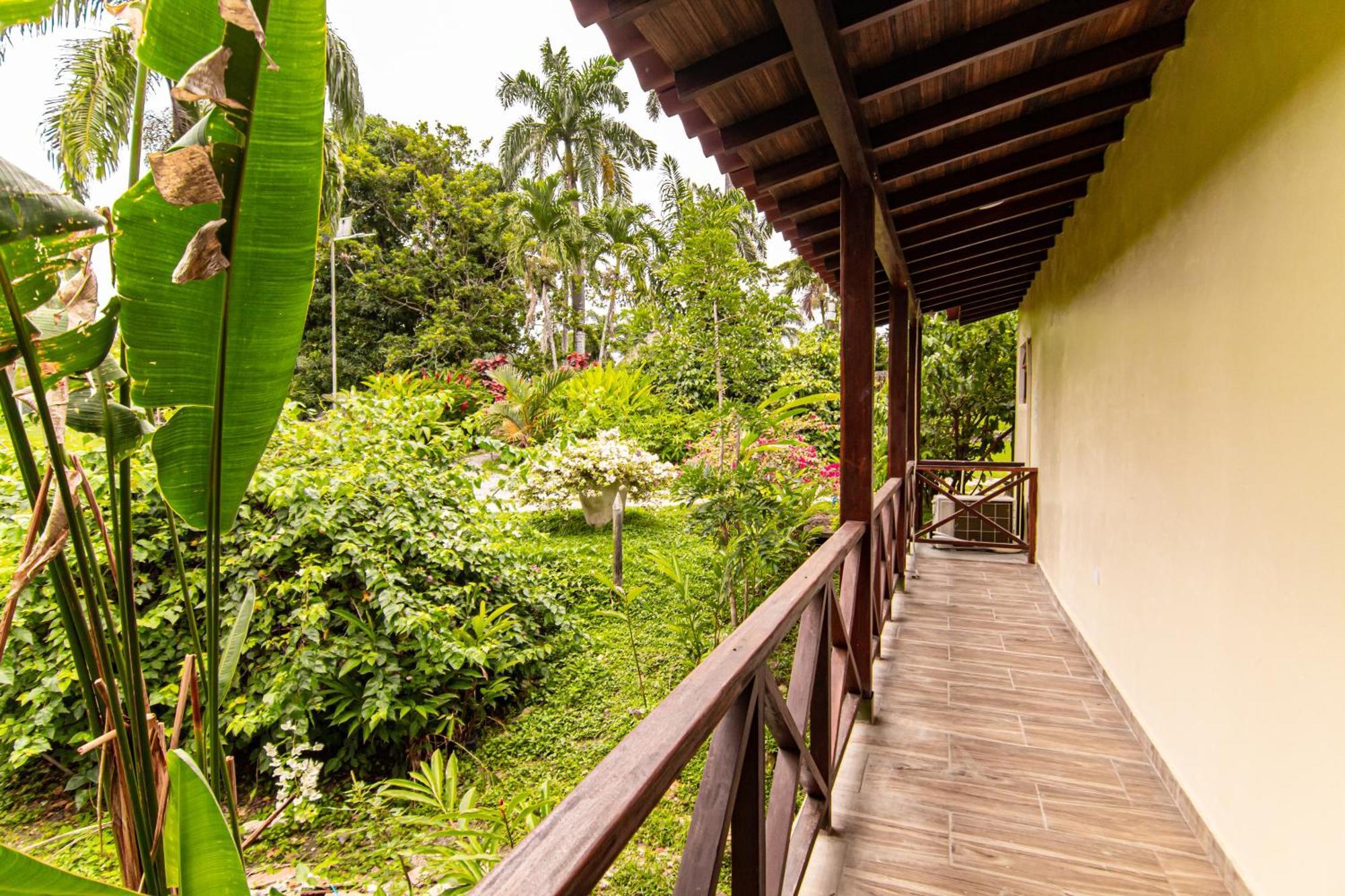 Portales Del Tayrona Garden Hotel Калабасо Экстерьер фото